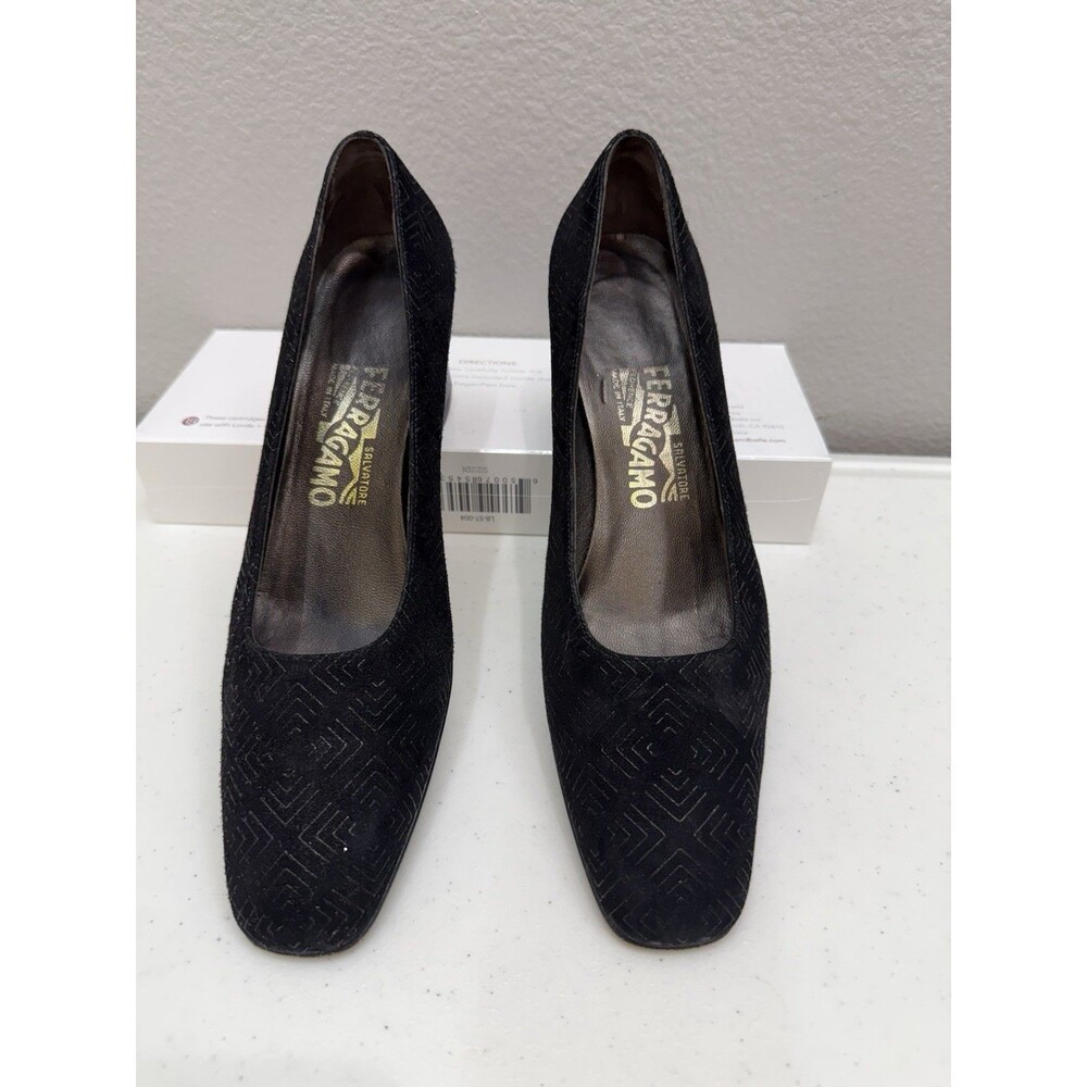 Salvatore Ferragamo Pumps Low Heel Size 9 AA Black Suede Shoes - Picture 10 of 10